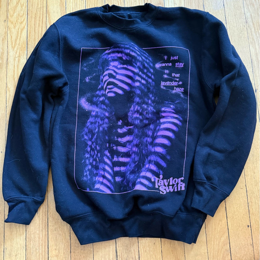 Brand new eras tour Taylor swift sweatshirt lavender haze sz small